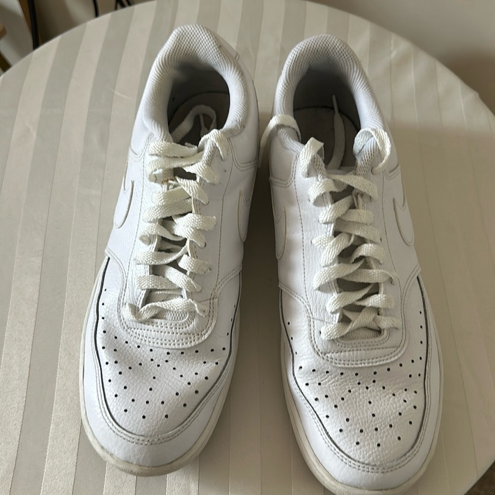 Mens Nike Sneakers Size 10.5